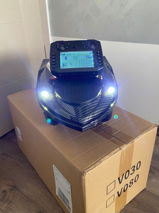 Лодка за захранка Flytec V080