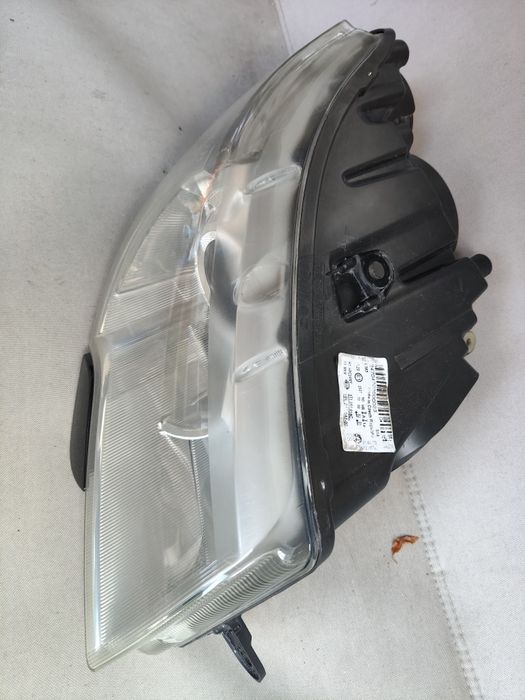 Far fara xenon Skoda Superb 2