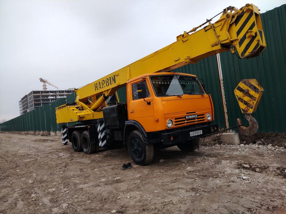Auto kran sotiladi 16t
