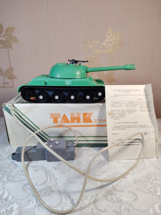 Игрушка советская танк советская СССР