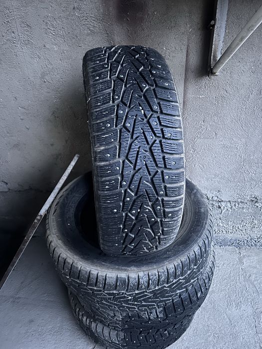 Продам резину на 18