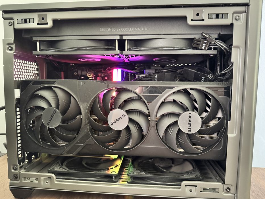 Vand/schimb Gigabyte RTX 4080 SUPER WINFORCE3 V2 16GB