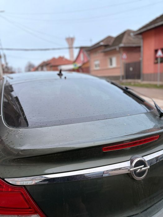 Vând Opel insignia 2.0 benzina