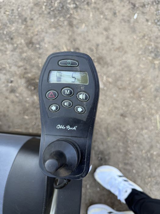 Carucior electric persoane dezabilitati