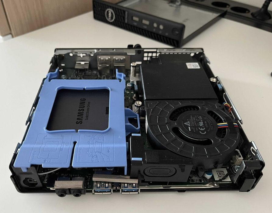 Dell 3080 Micro - Intel i5 10500T , 16GB RAM, SSD 256GB m2 + SSD 1TB Samsung + Licenta W11 PRO