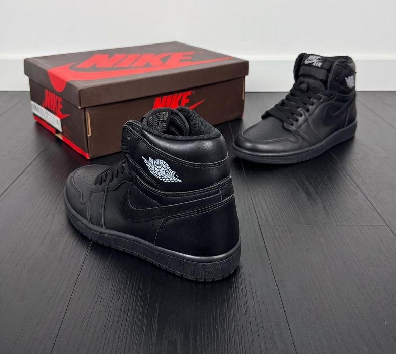 Adidasi Jordan 1 High Triple Black
