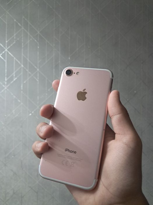 Продам Iphone 7 32гб