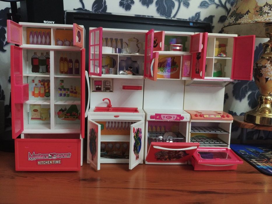 Продаю игровой набор мебели Monsters High