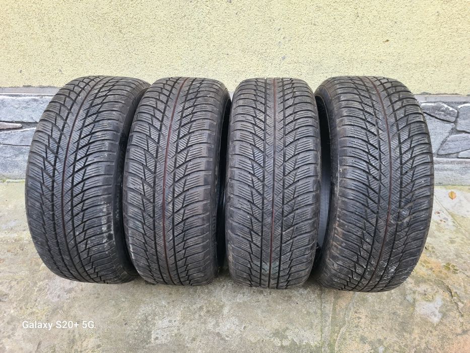 225/55R17 Bridgestone RFT