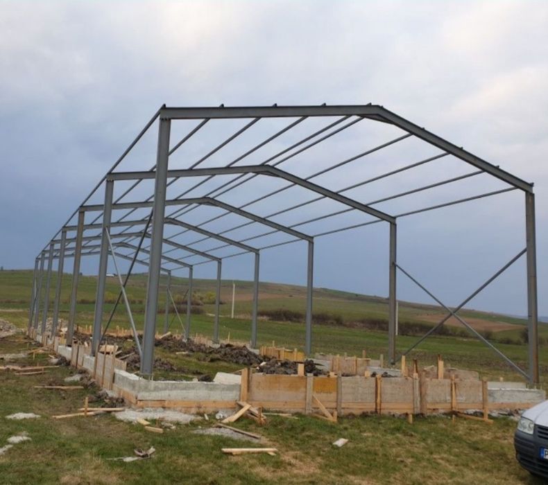 Vand hale și structuri metalice din europrofile la preturi accesibile