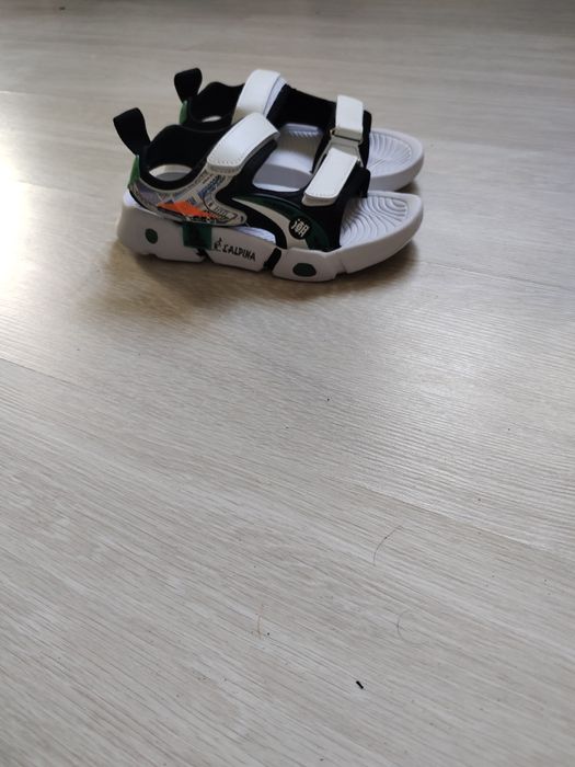 Детский обуви. Красовка и басаношки