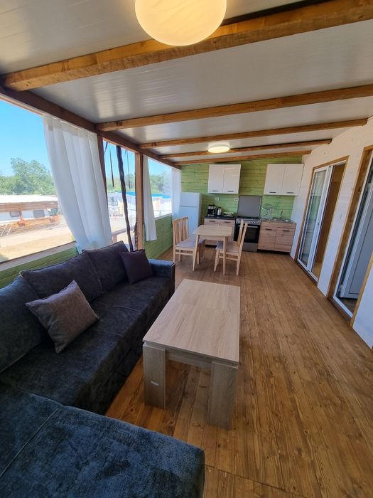 ,,Каравани Рай " Арапя