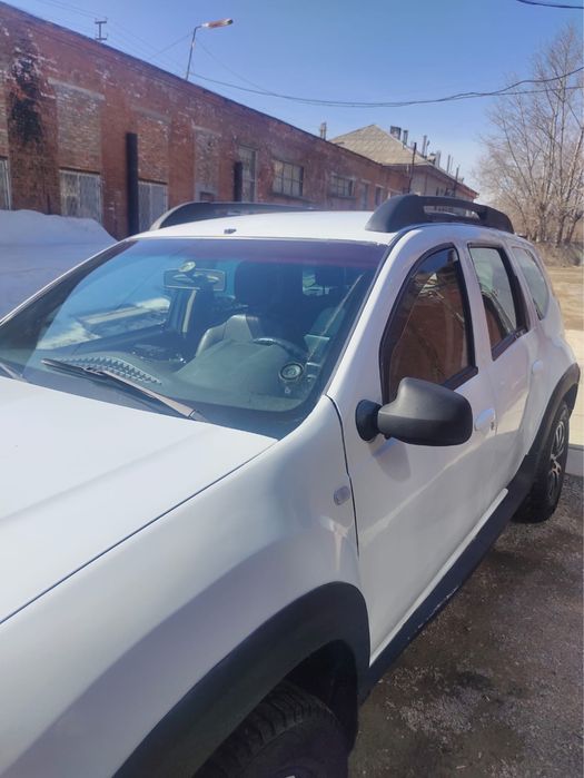 Рено -Дастер 2013год Белый