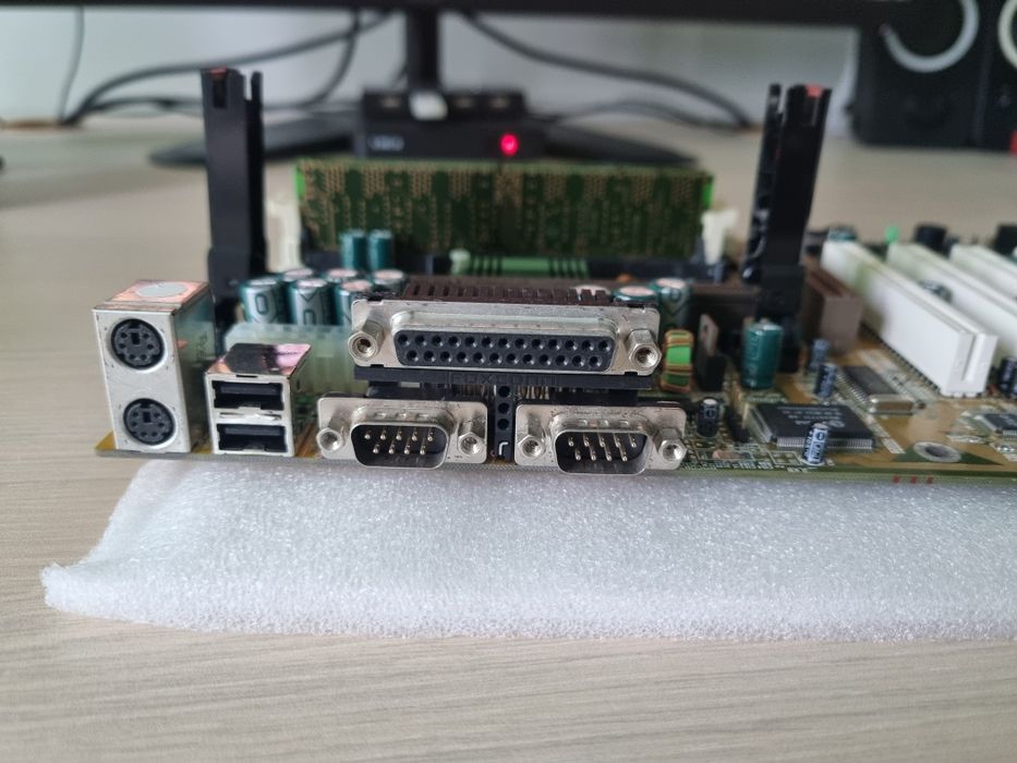 Kit Retro (Pentium III, 440BX, SB Live!, HDD)