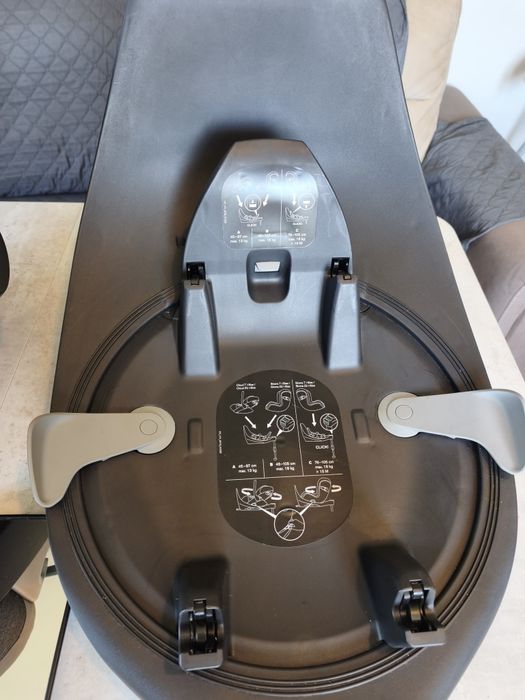 Комплект столче за кола, база и адаптори Cybex