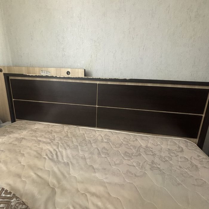 Двухспальная кровать