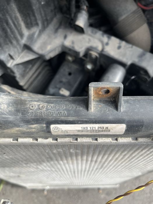 Radiator APA si AC volkswagen Golf 5, 2006