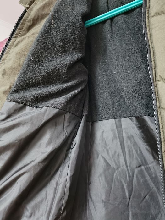 Продам куртку детскую