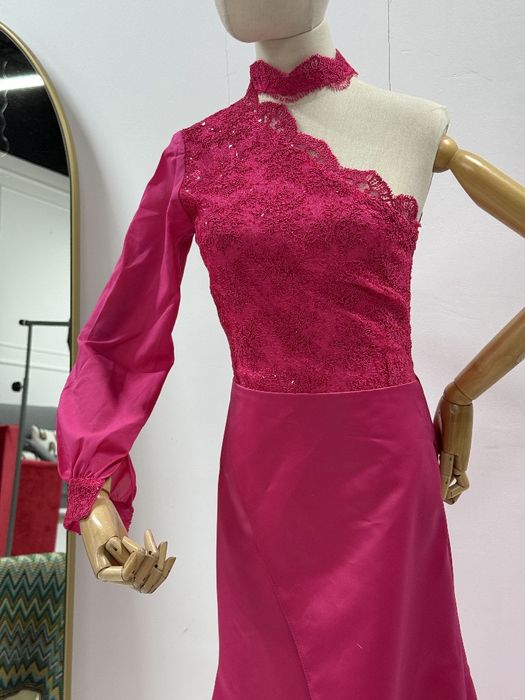 Элегантное вечернее платье