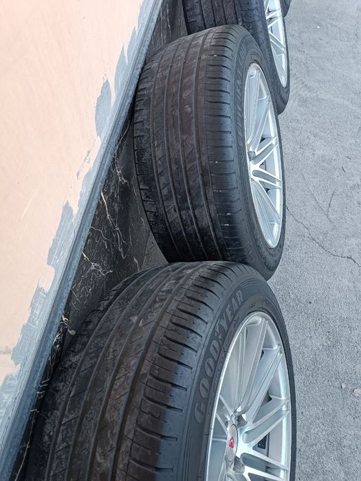 Vossen Diska balon Sotiladi 215 55 R17 Holati Yaxshi