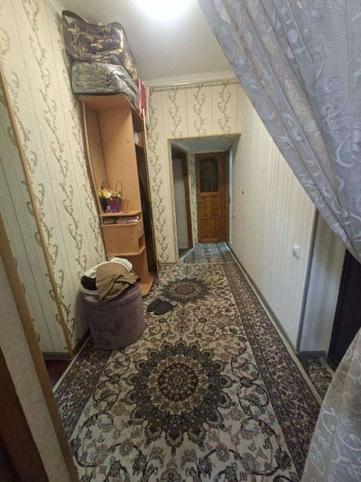 Shaxar markazi Sebzorda 2 xonali uy sotiladi