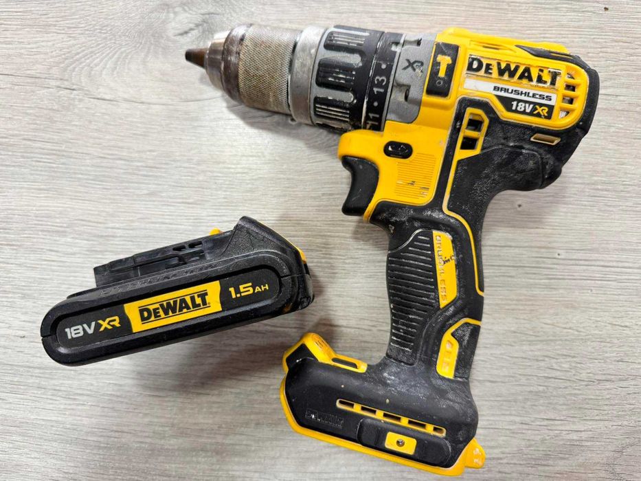Ударен винтоверт DEWALT DCD796