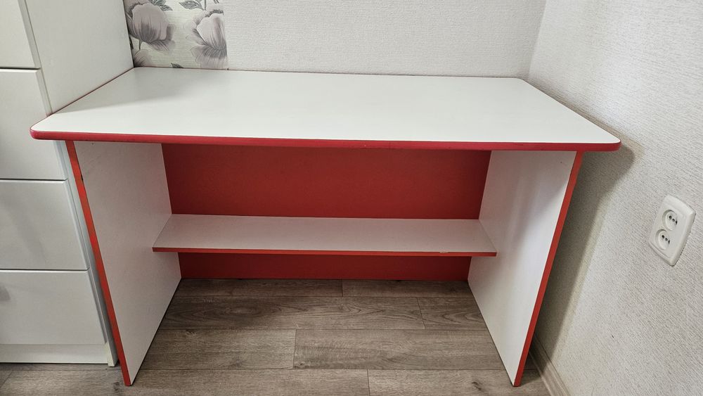 Продам письменный стол