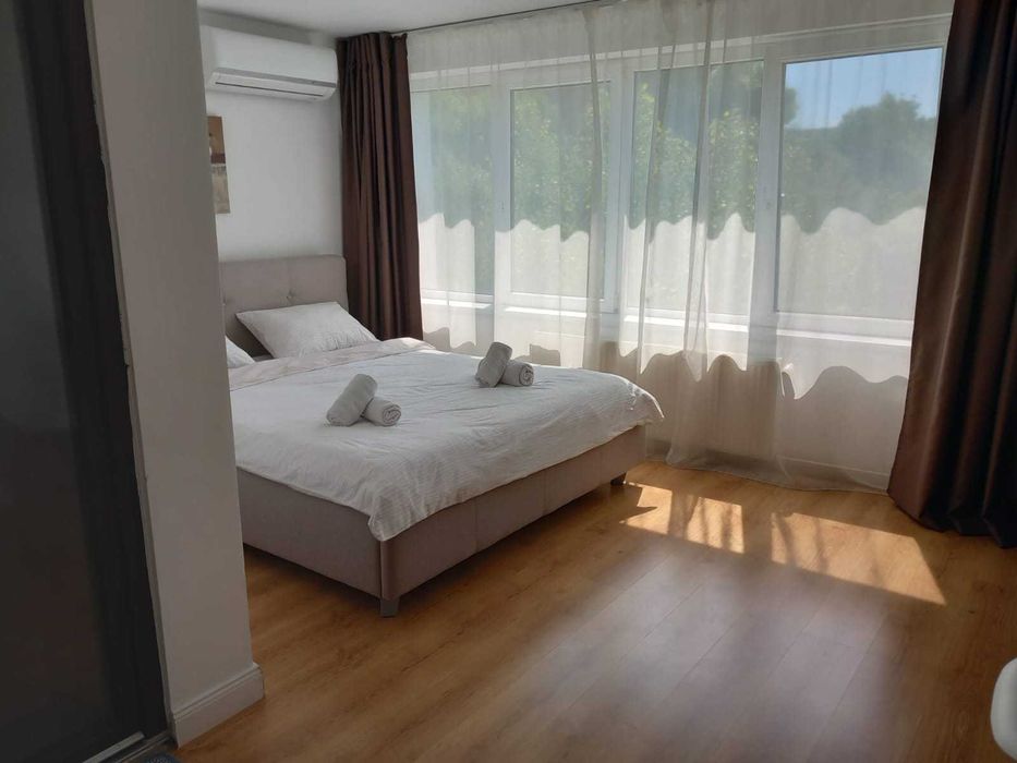Inchiriez Apartament regim hotelier zona ultracentrala