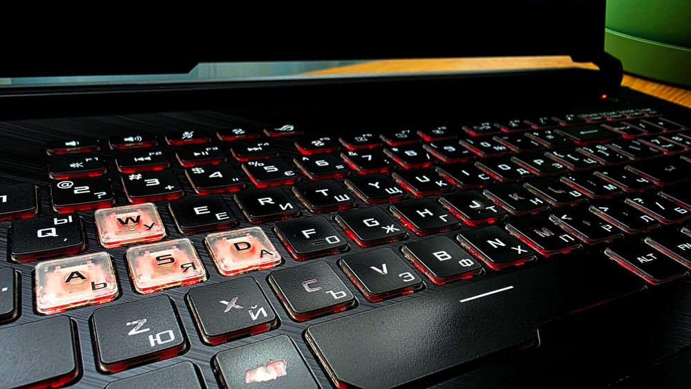 Гейминг лаптоп ASUS ROG Strix G731GU / 32GB RAM / 1TB SSD / 17.3" IPS/ 144Hz