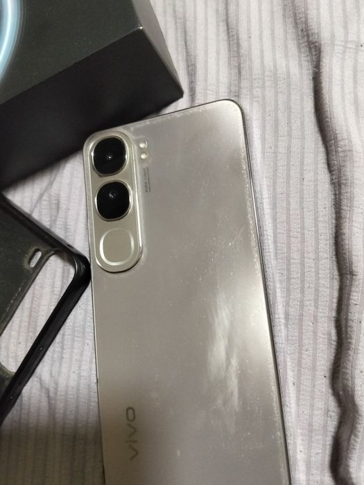 Vivo v 40 Lite продам