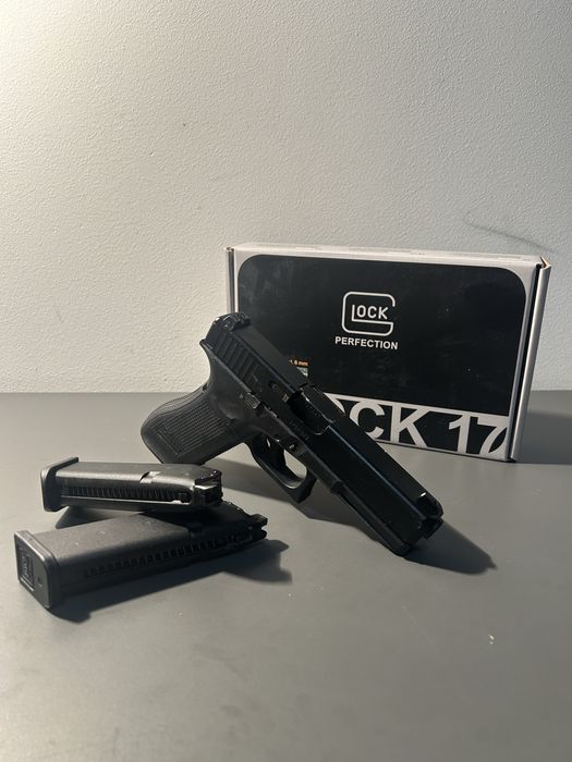 AIRSOFT ЕЪРСОФТ Umarex glock 17 gen 5 green gas + пълнители
