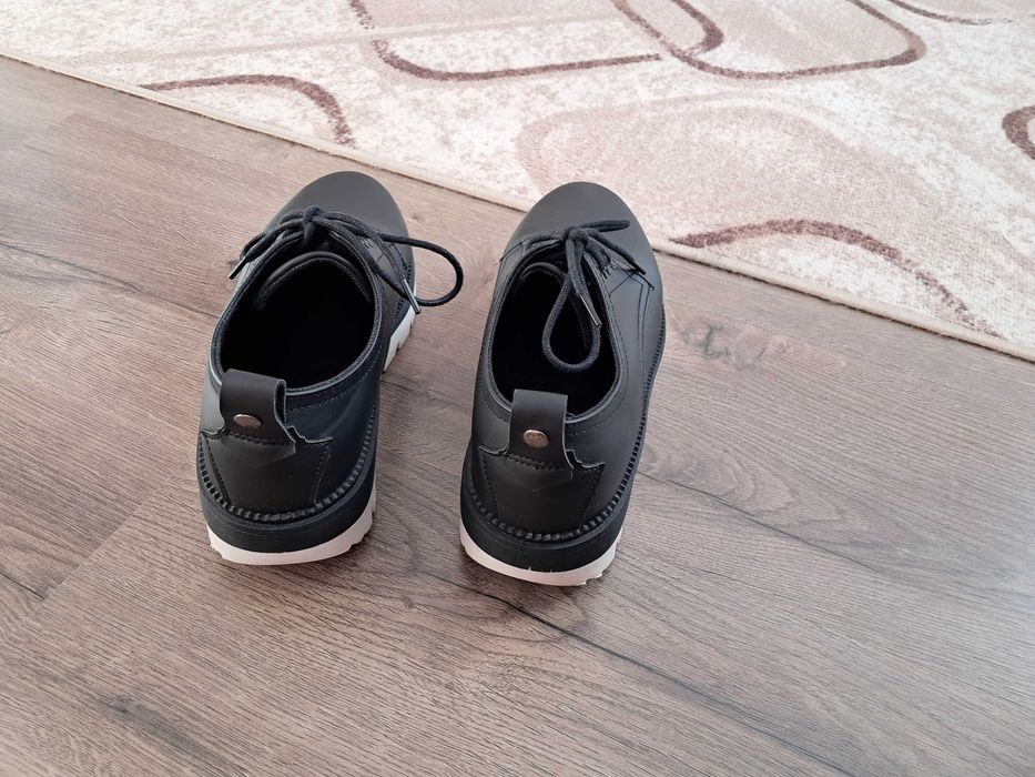 Пролетно-есенни дамски обувки