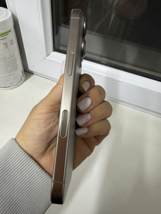 Продам Iphone 16 Pro