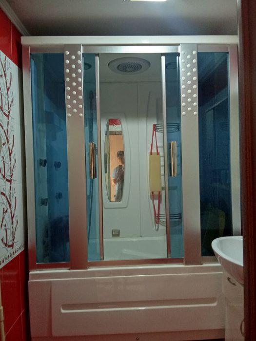 Душевая кабина классная