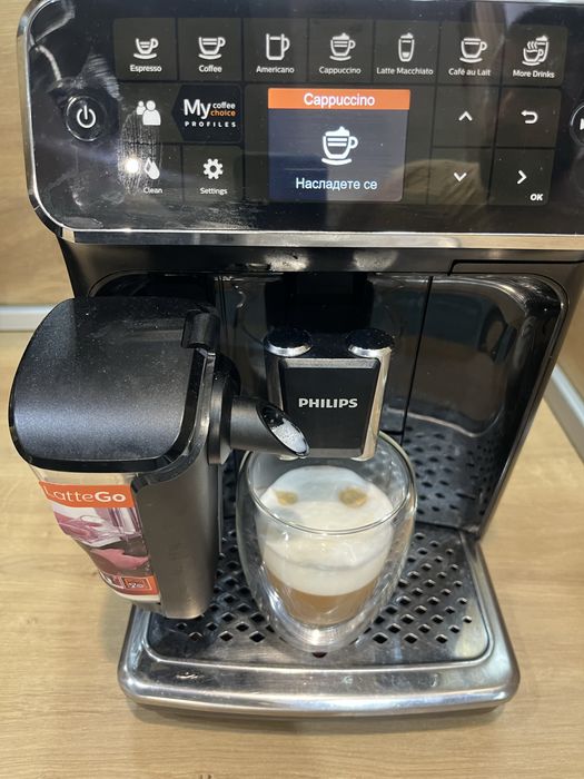 Автоматична кафемашина Philips EP4341 LatteGo