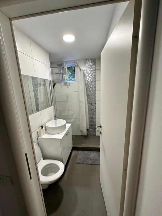 Se vinde apartament cu 2 camere decomandat, situat în Sector 4, Aleea Dorohoi nr. 2