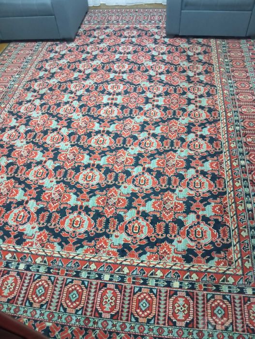 Gilam sotiladi 3x4
