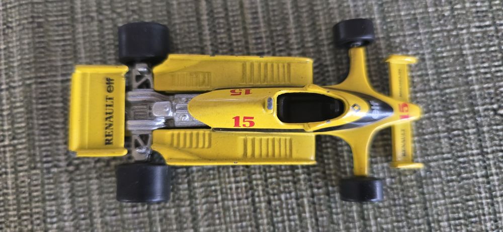 Цвят: Основно жълт (Renault ливрея с турбо елементи).

Година: 1979,