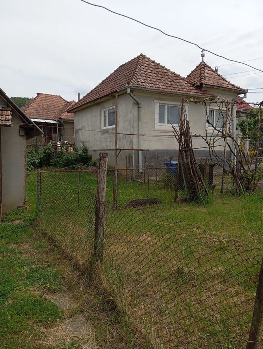 Casă de vânzare  în Urișor