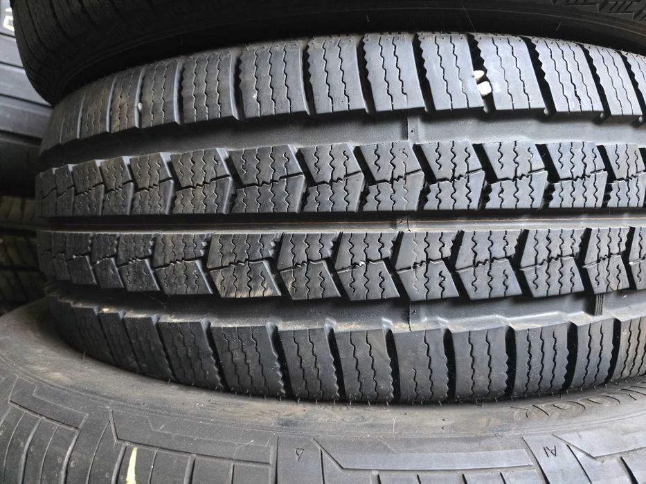 2бр Зимни гуми за бус 225 65 16 С - Nexen