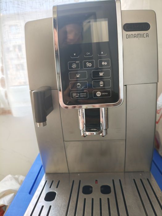 Espressor automat De'Longhi Dinamica