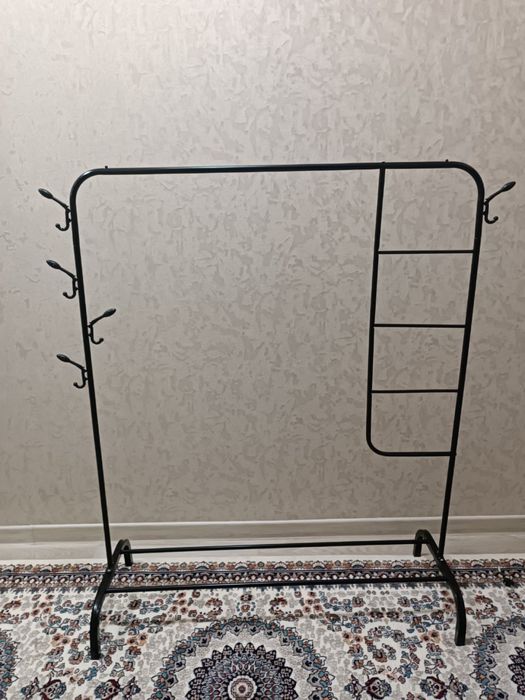 Вешалка напольная для одежды