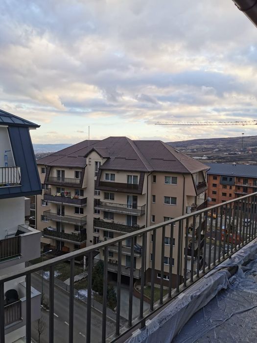 Inchiriez apartament cu 2 camere in Chinteni