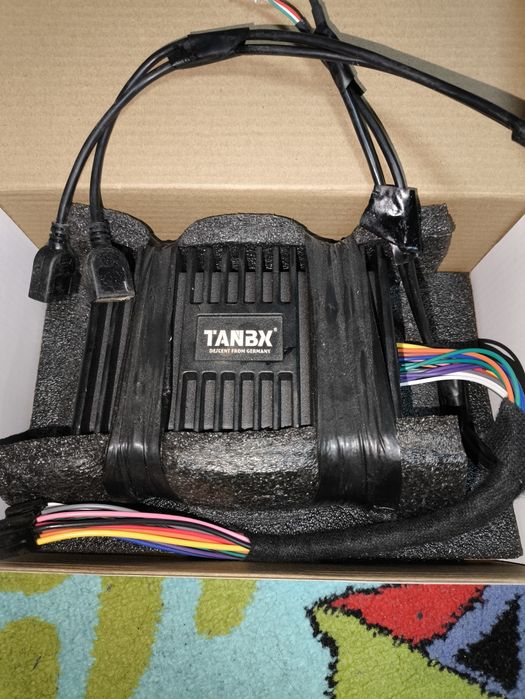 Монитор и усилитель.