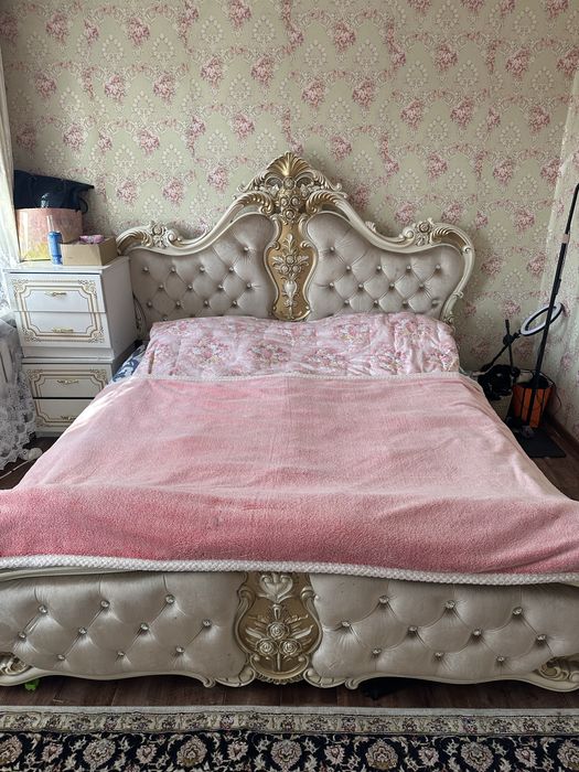 Спальный гарнитур