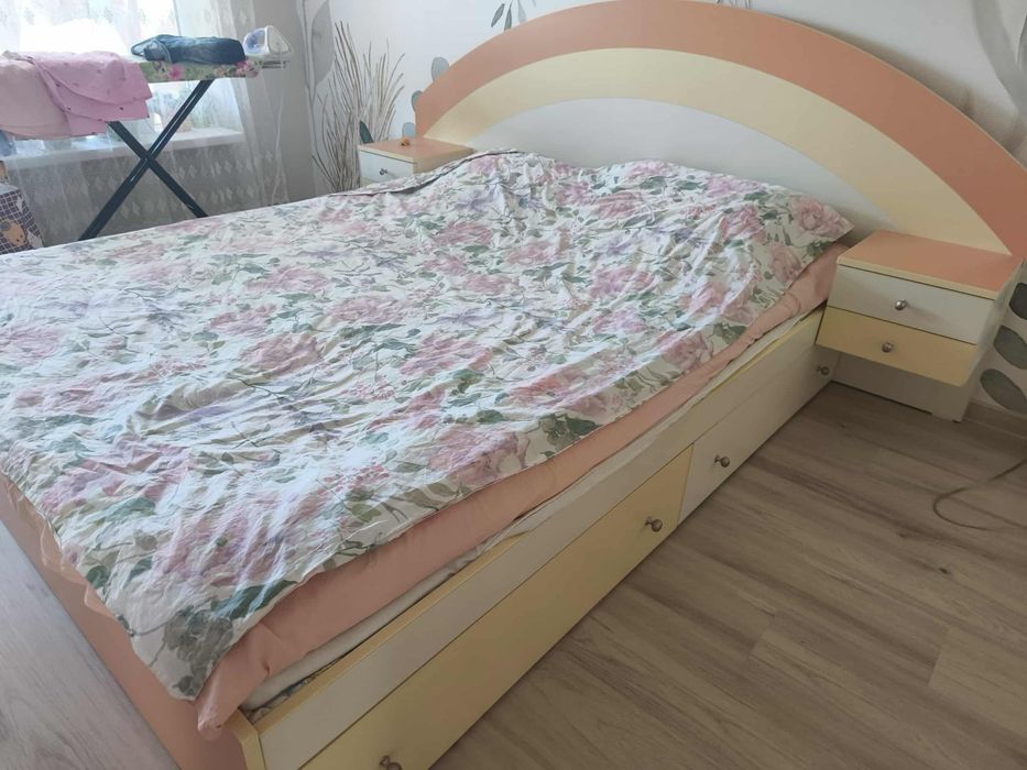 Спалня, нощно шкафче, скрин