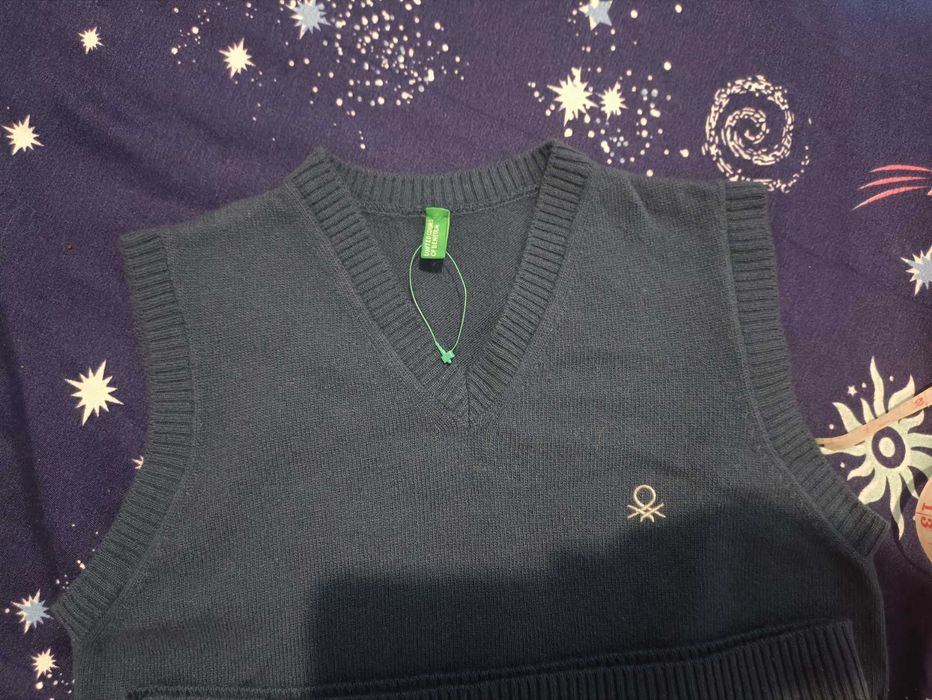 Vestă bleumarin din lână Benetton