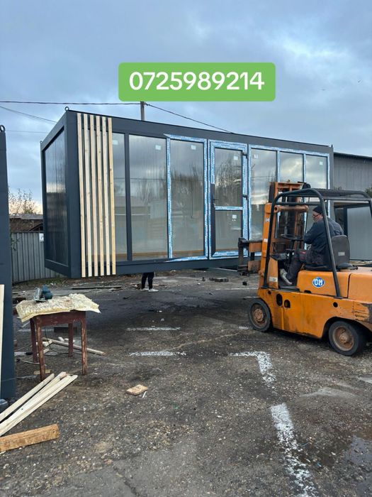 Container modular cu vitrina si riflaj de lemn