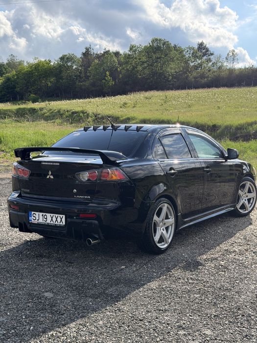 Mitsubishi lancer