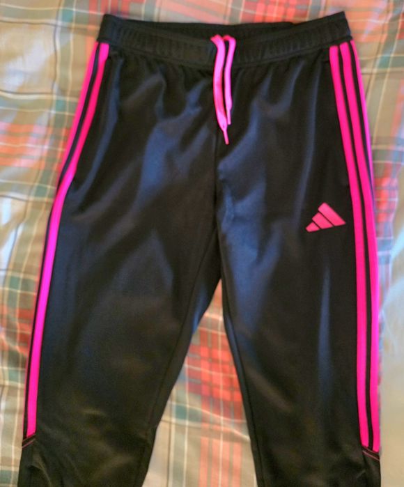 Продавам долнище Adidas